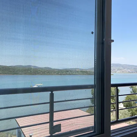 Stylish 2br Lagoon Views 아파트 Bogazici