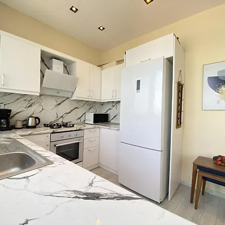 Stylish 2br Lagoon Views Bogazici