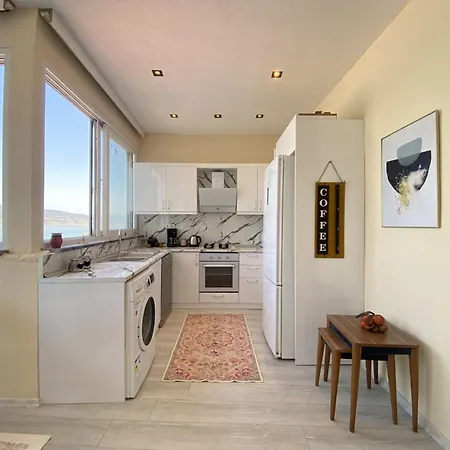 Stylish 2br Lagoon Views 아파트