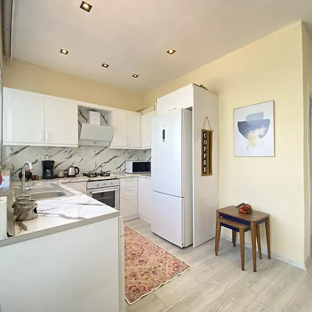 Stylish 2br Lagoon Views Bogazici