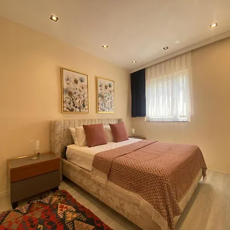 Stylish 2br Lagoon Views 아파트 Bogazici
