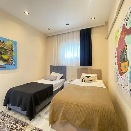Stylish 2br Lagoon Views 아파트