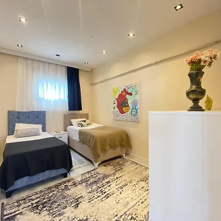 Stylish 2br Lagoon Views 아파트