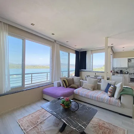Apartment Stylish 2br Lagoon Views *